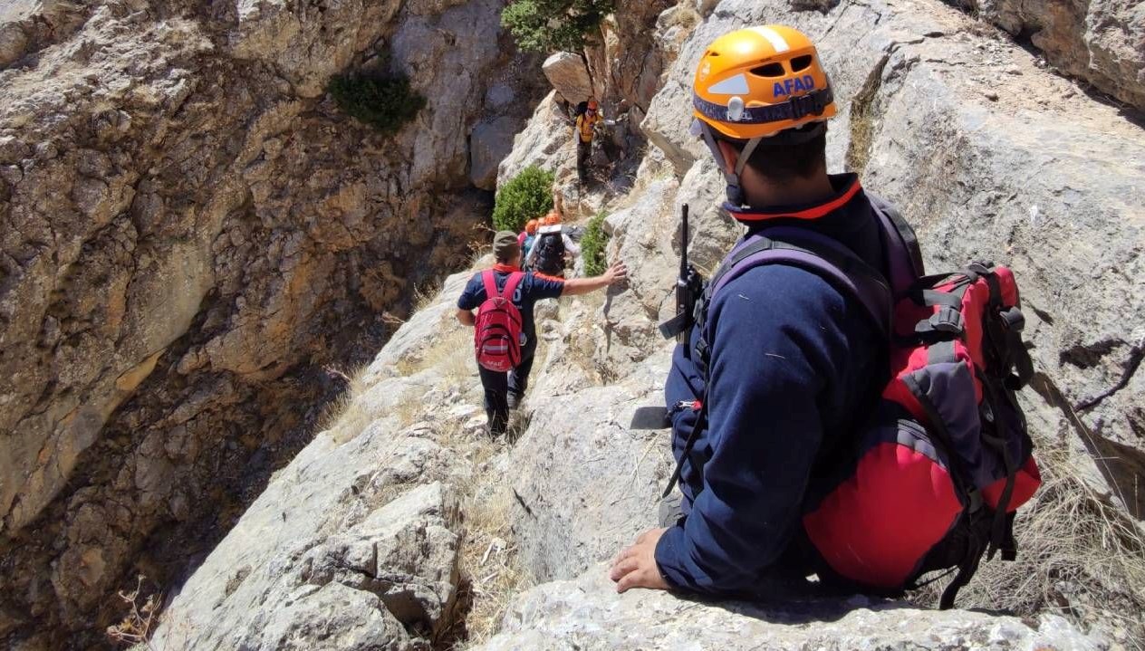 dag cayi toplamak icin aladaglara cikti 4 gundur haber alinamiyor Udedgxpw
