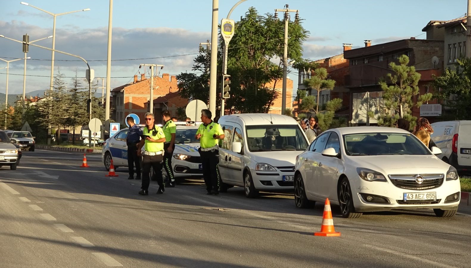 tavsanlida zincirleme kazasi Nq2O6Brd