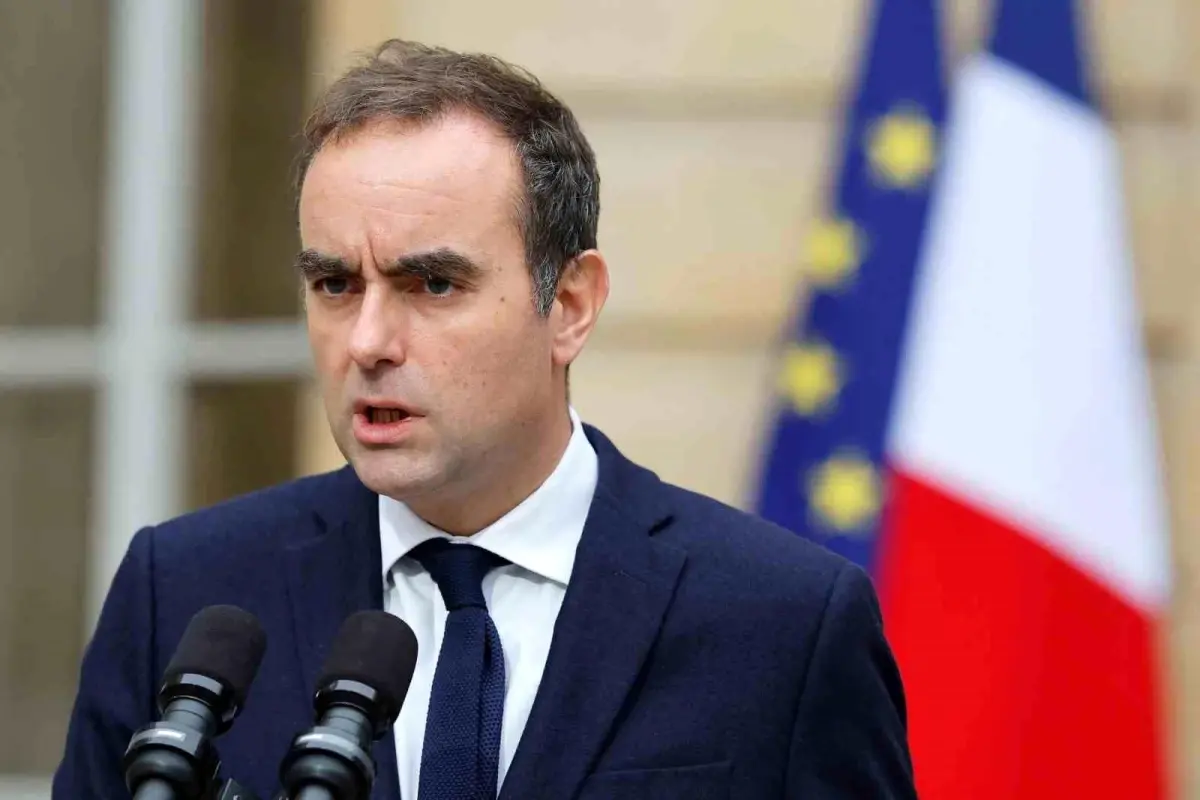 fransada yeni siyasi kriz macron lecornuyu yeniden basbakan secti lPhUDTKH