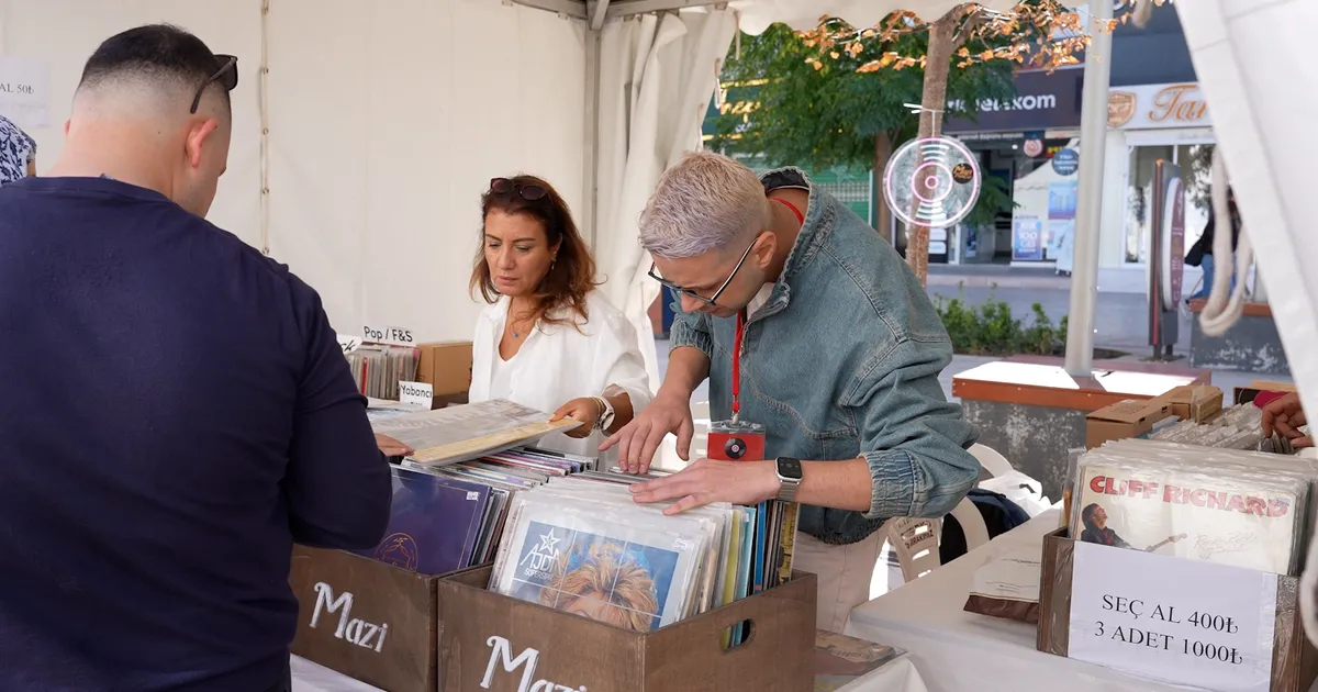 istanbul maltepede muzik tutkunlari bulustu pi5lnFJq