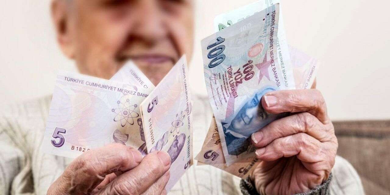 o ulkeye giden emekliye 12 bin lira verilecek PkCu3YQG