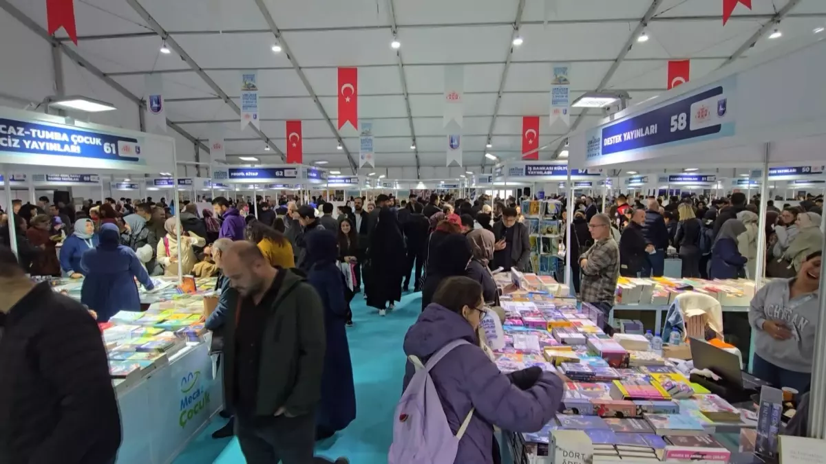 uskudar kitap fuarinda kitap okuma aliskanligina vurgu tvZaf3m3