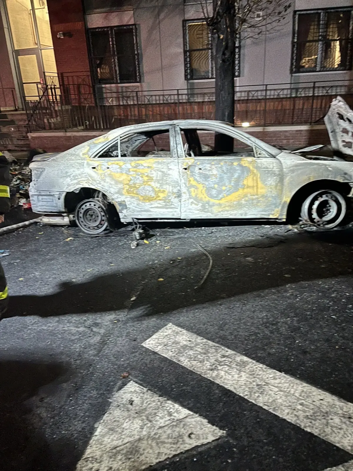 new yorkta arac patlamasi 7 itfaiyeci yaralandi vhX8w1g4.jpg