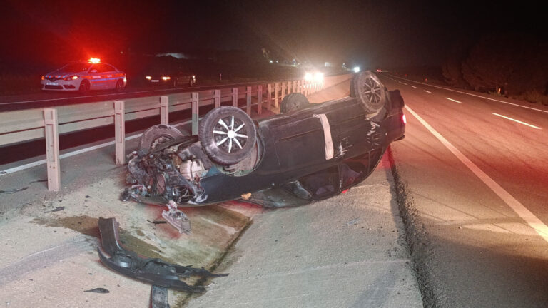 tekirdagda-takla-atan-otomobilin-surucusu-yaralandi-V9vdLVUg