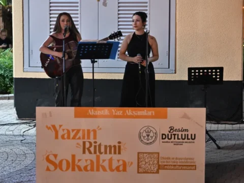 Akustik yaz aksamlari ile muzigin ritmi manisada quWZ1Ys7